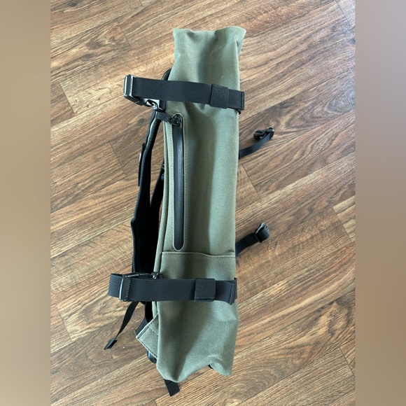 NOBULL WAXED CANVAS DUFFLEBACK - army green - Picture 6 of 10